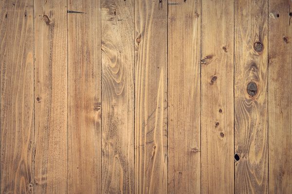 Drewniane deski podłogowe - ciepło i klimat natury w domu